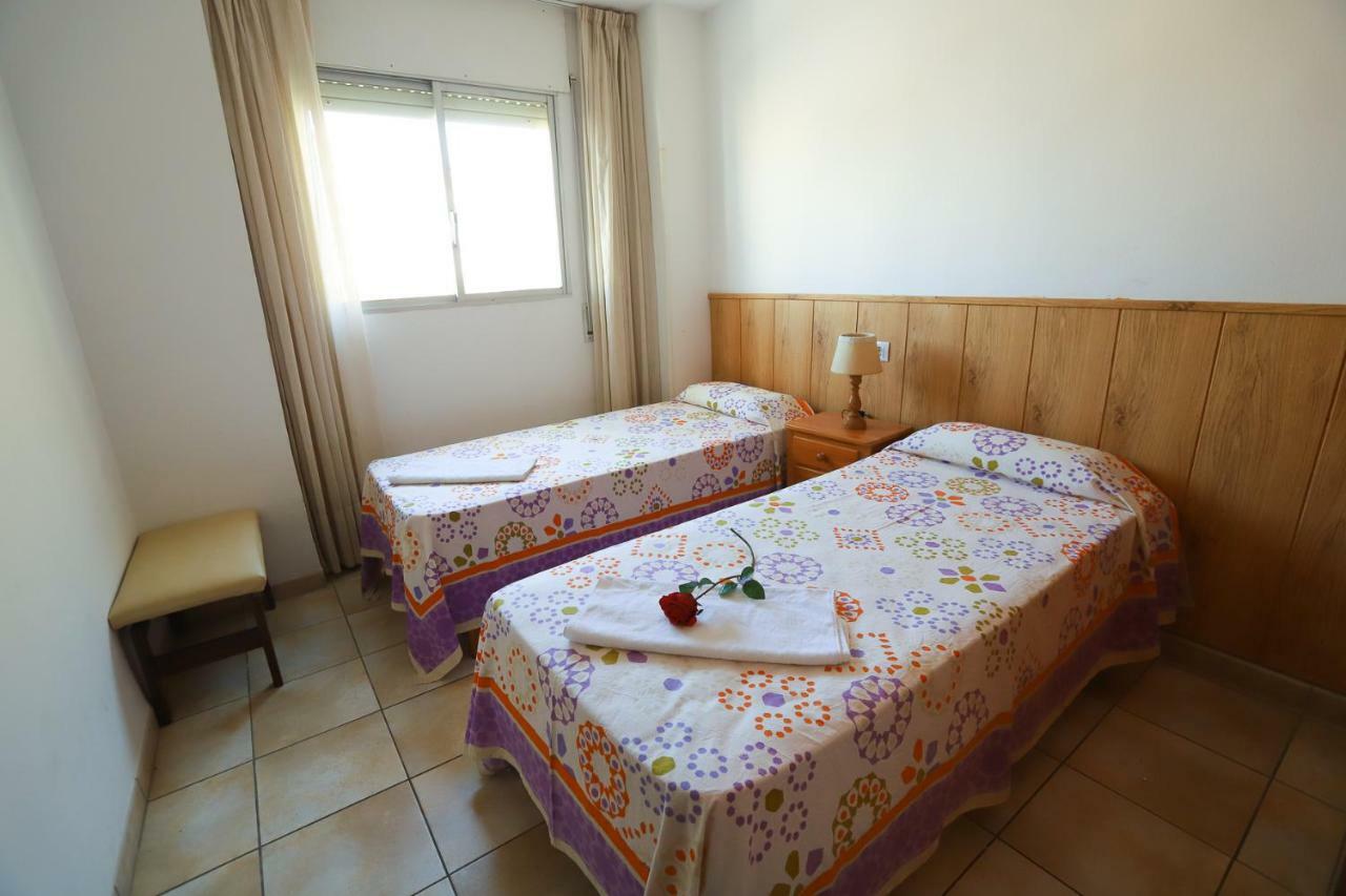 Costa Daurada Apartaments - Regueral กัมบริลส์ ภายนอก รูปภาพ