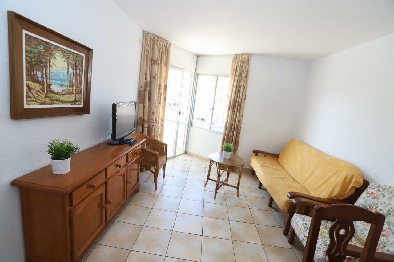 Costa Daurada Apartaments - Regueral กัมบริลส์ ภายนอก รูปภาพ