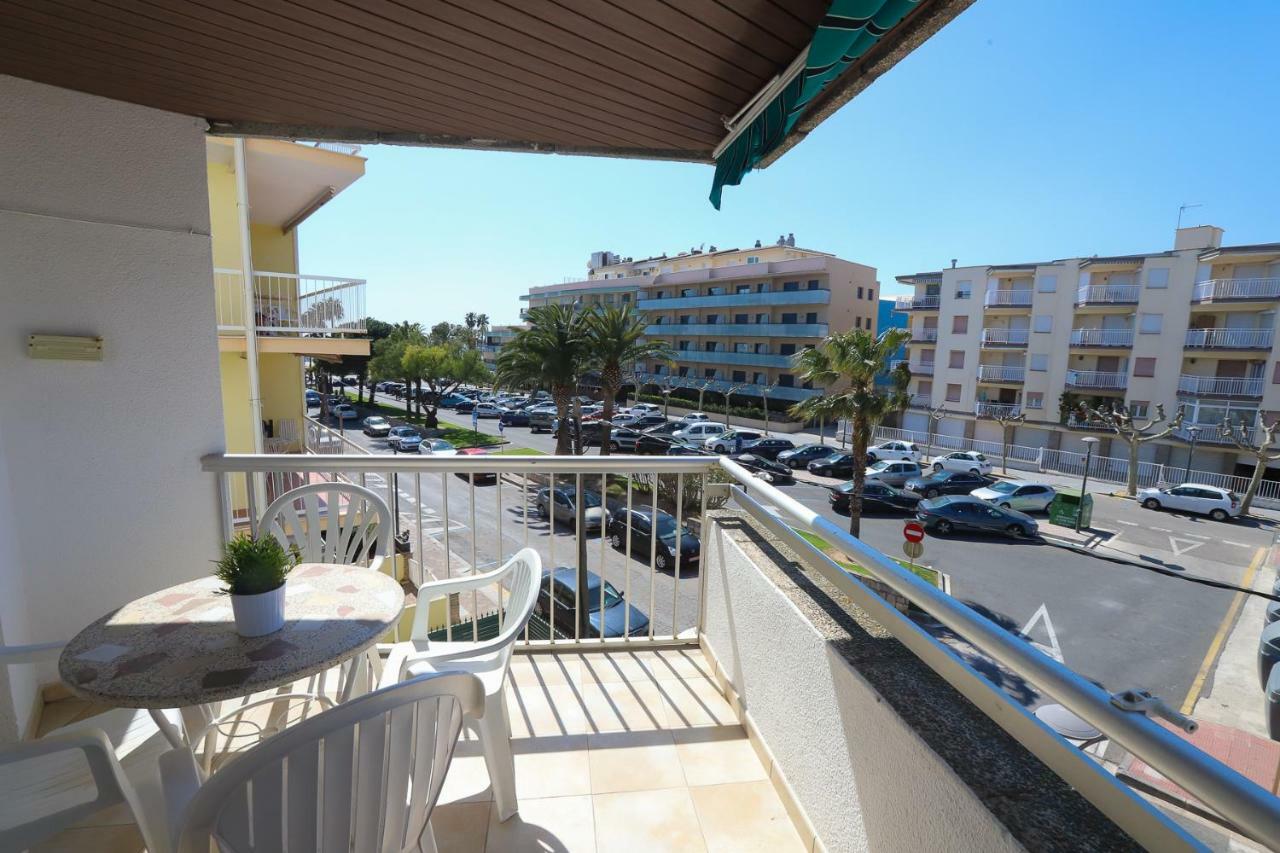 Costa Daurada Apartaments - Regueral กัมบริลส์ ภายนอก รูปภาพ