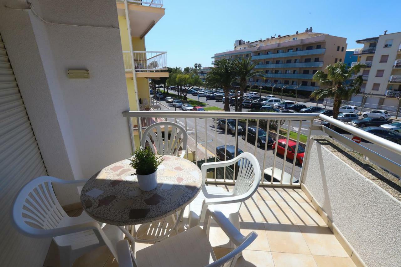 Costa Daurada Apartaments - Regueral กัมบริลส์ ภายนอก รูปภาพ
