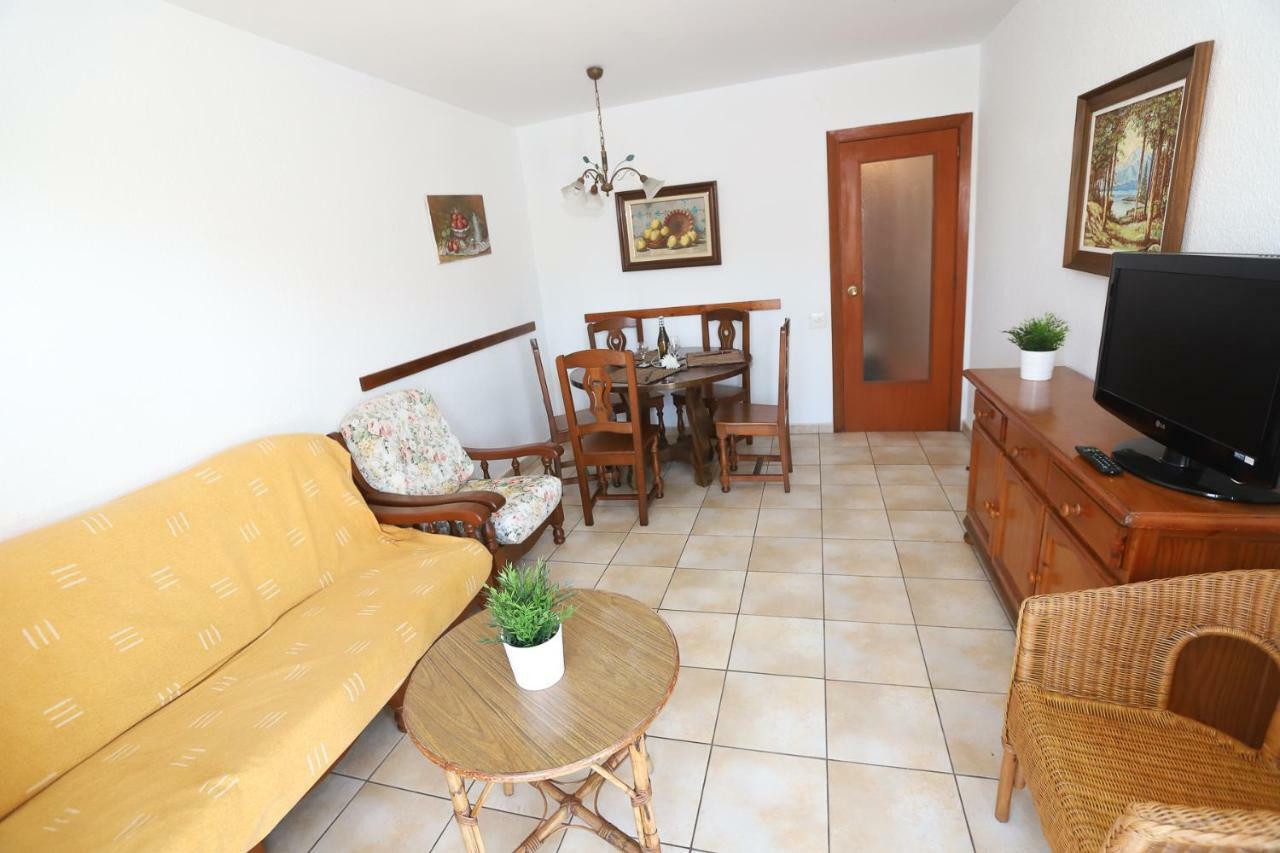 Costa Daurada Apartaments - Regueral กัมบริลส์ ภายนอก รูปภาพ