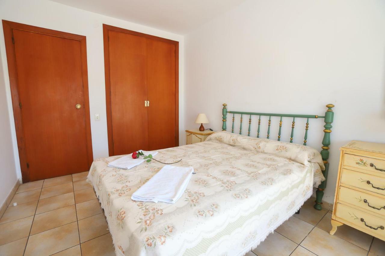 Costa Daurada Apartaments - Regueral กัมบริลส์ ภายนอก รูปภาพ
