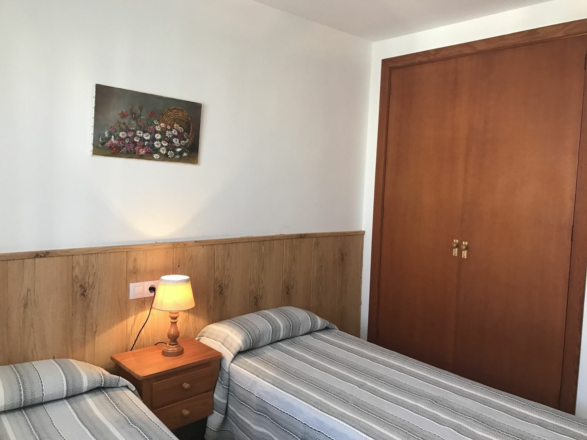 Costa Daurada Apartaments - Regueral กัมบริลส์ ภายนอก รูปภาพ