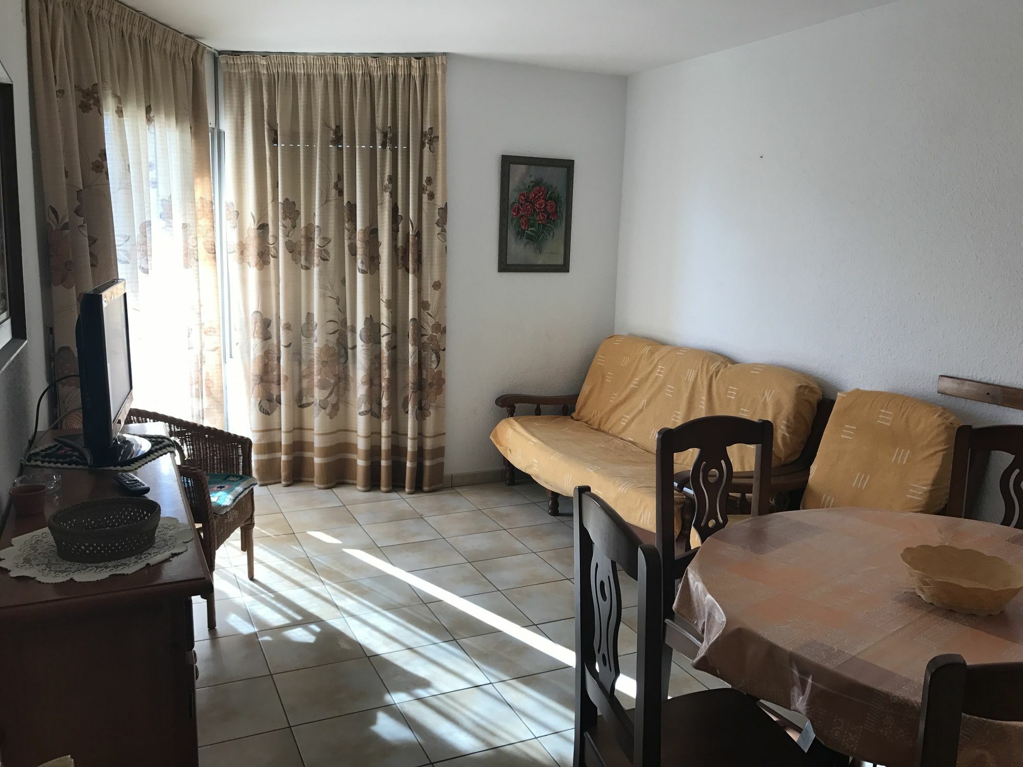 Costa Daurada Apartaments - Regueral กัมบริลส์ ภายนอก รูปภาพ